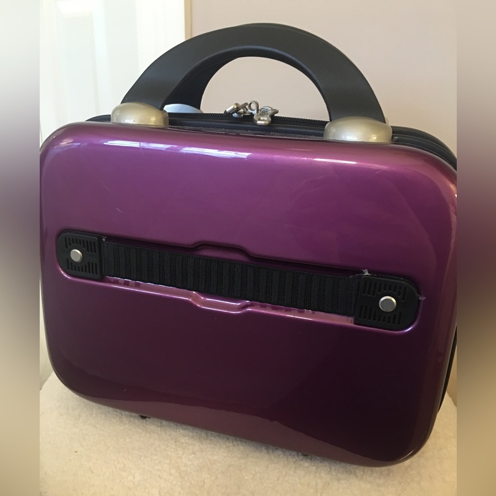 HEYS Train Case/Cosmetic Case - Picture 7 of 12